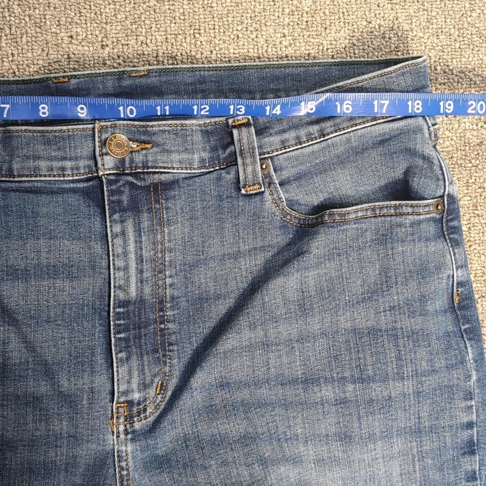 L.L. Bean BeanFlex Jeans Classic Fit Straight Leg Soft Stretch Size 38x32